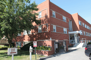 Barrington Management Lynhurst Apartments